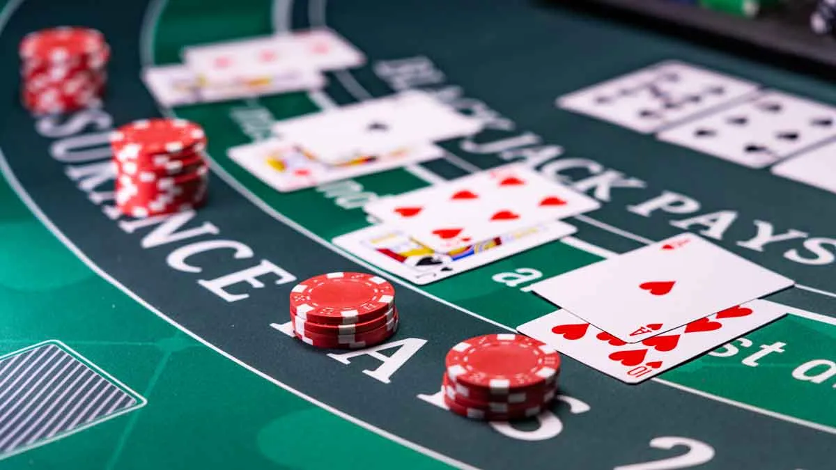 So sánh game bài blackjack online và Baccarat online 1 Sự khác nhau về quy tắc chơi của Blackjack online và Baccarat online